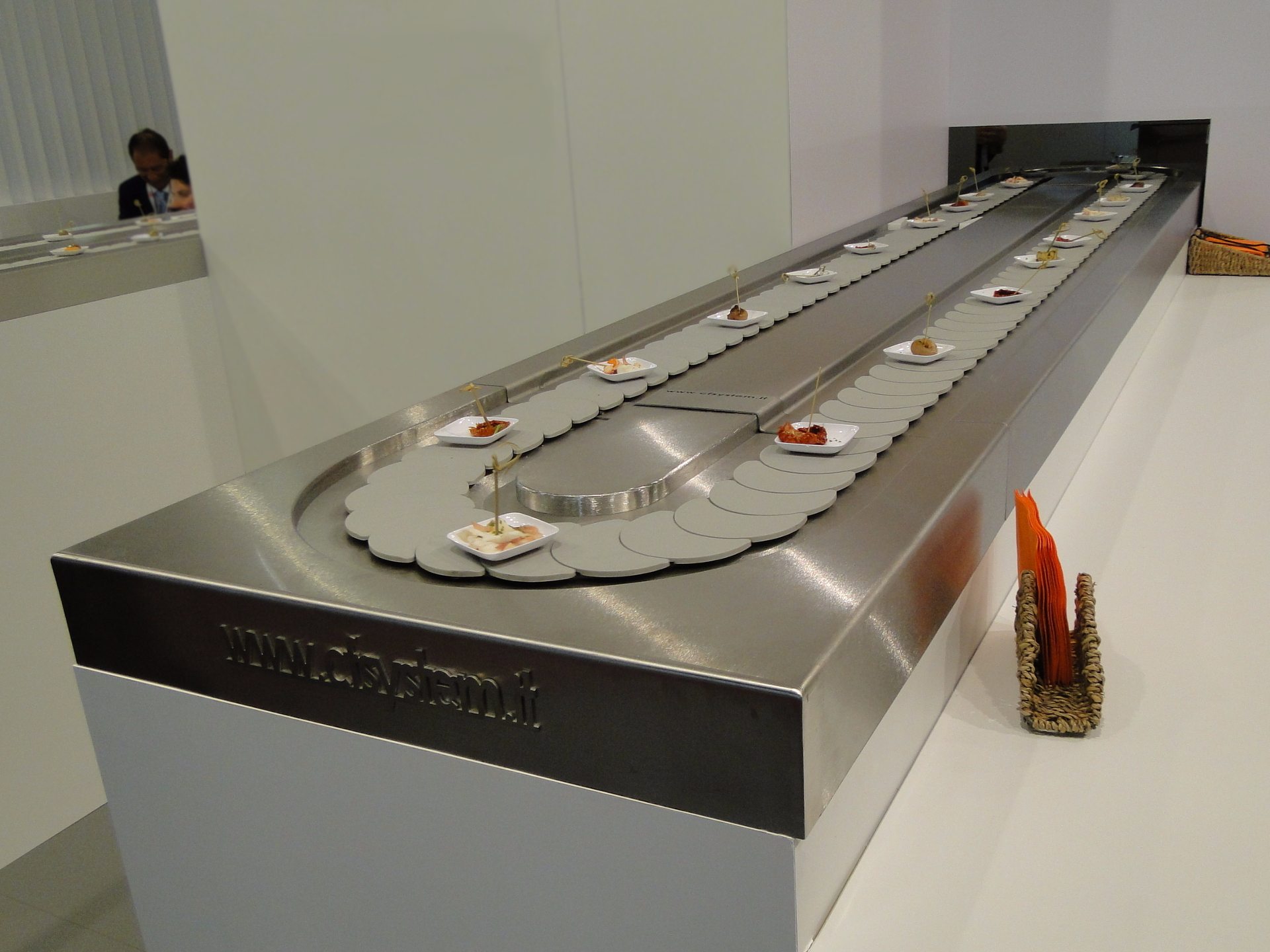 CF System, sushi conveyor belt 1